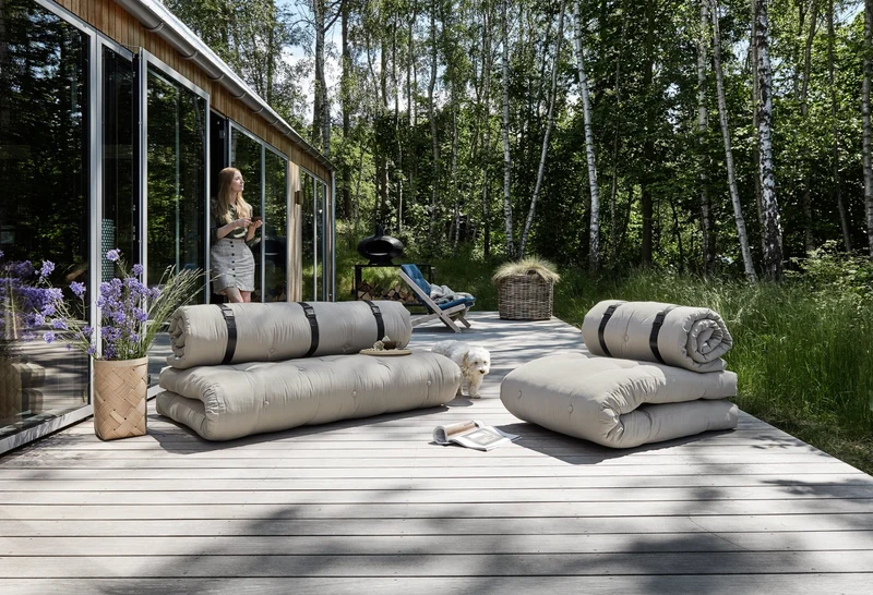 Fauteuil convertible en lit de jour écru Buckle-Up - Karup Design