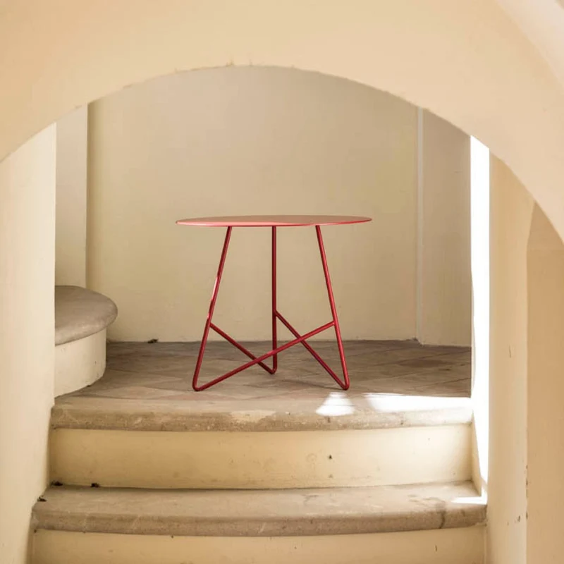Table basse en métal bleu Ermione 65 - Meme Design