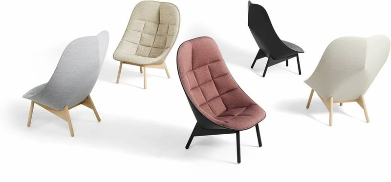 Fauteuil gris clair matelassé et chêne massif naturel Uchiwa - HAY