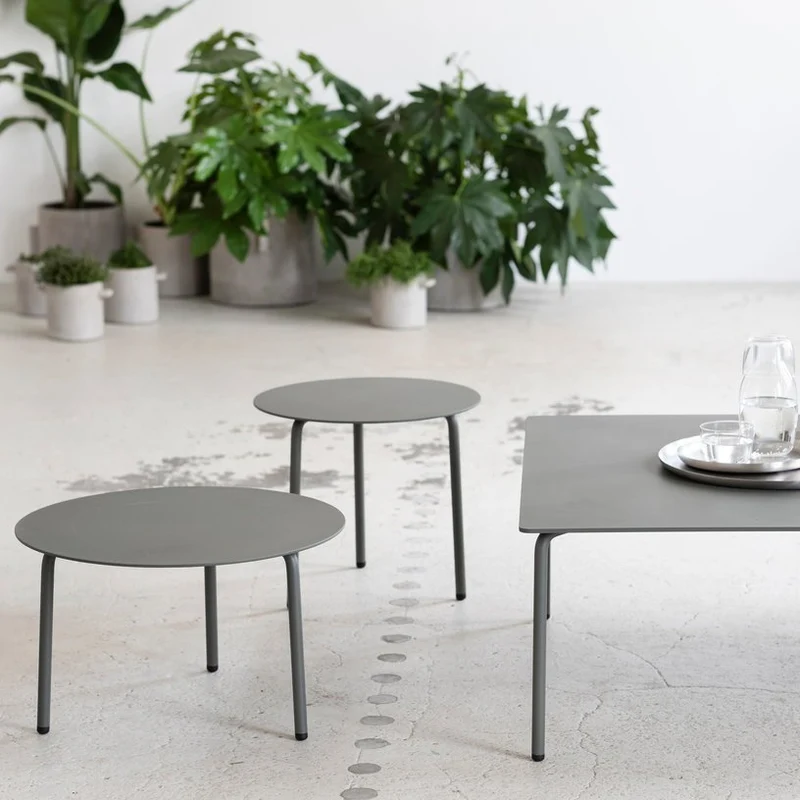 Table d'appoint en aluminium noir August S - Serax