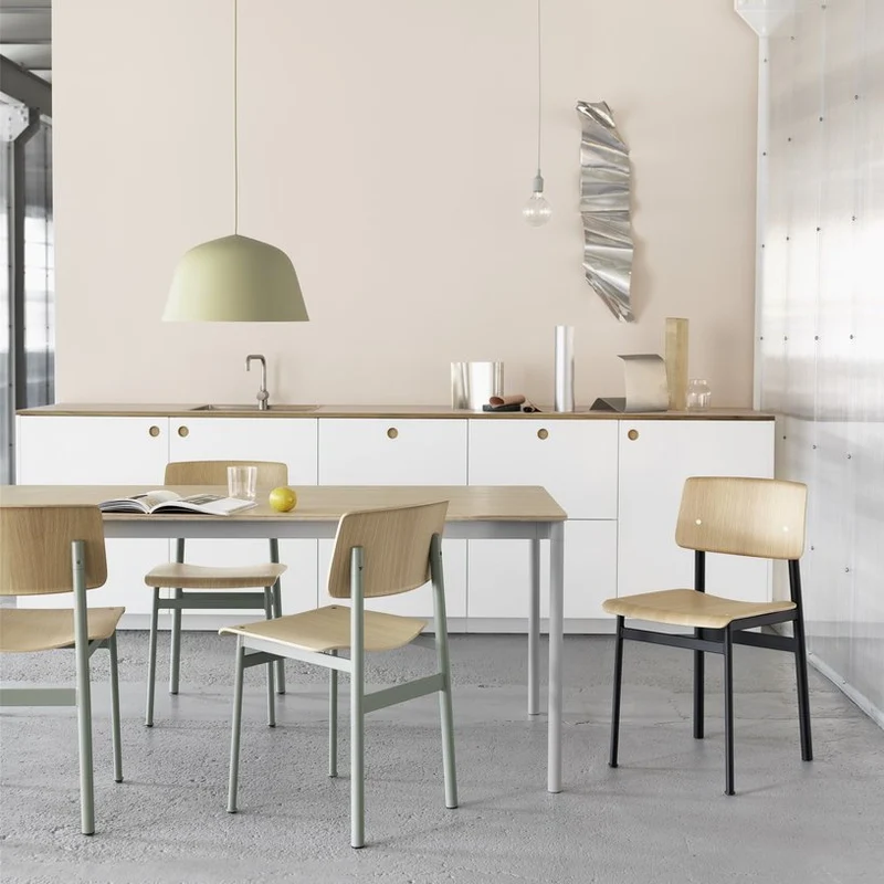 Chaise en chêne et noire Loft - Muuto