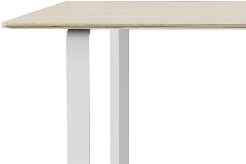 Table en chêne piétement blanc 170 cm 70-70 - Muuto
