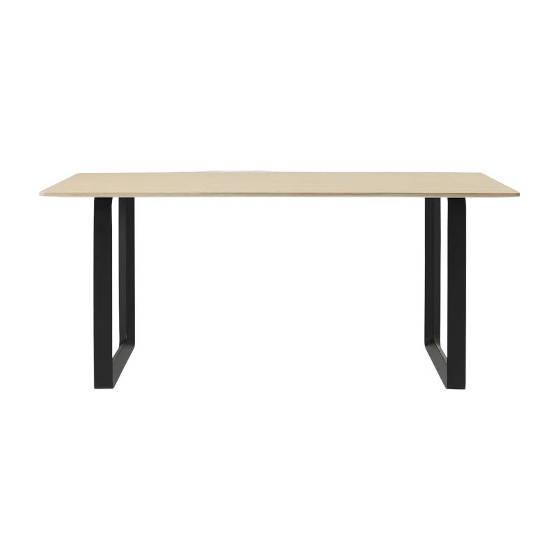 Table en chêne piétement noir 170 cm 70-70 - Muuto