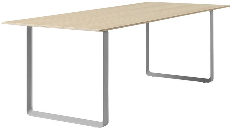 Table en chêne piétement gris 225 cm 70-70 - Muuto