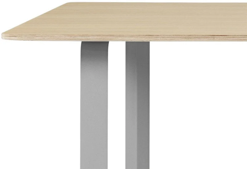 Table en chêne piétement gris 225 cm 70-70 - Muuto
