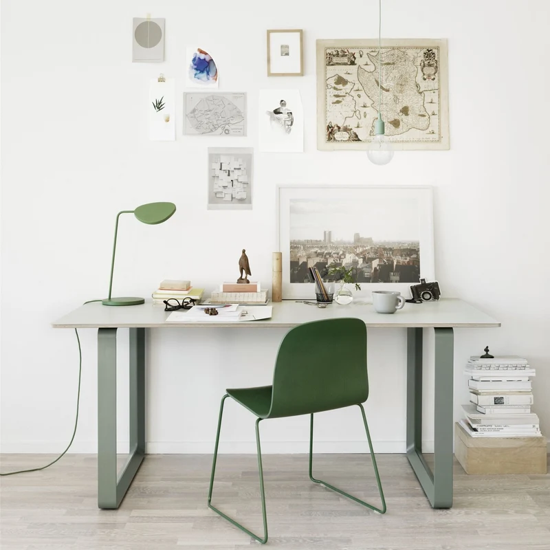 Table en chêne piétement gris 225 cm 70-70 - Muuto