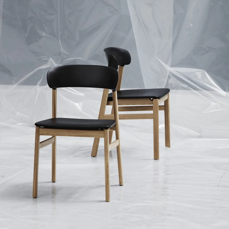Chaise en chêne et polypropylène noir Herit noir - Normann Copenhagen