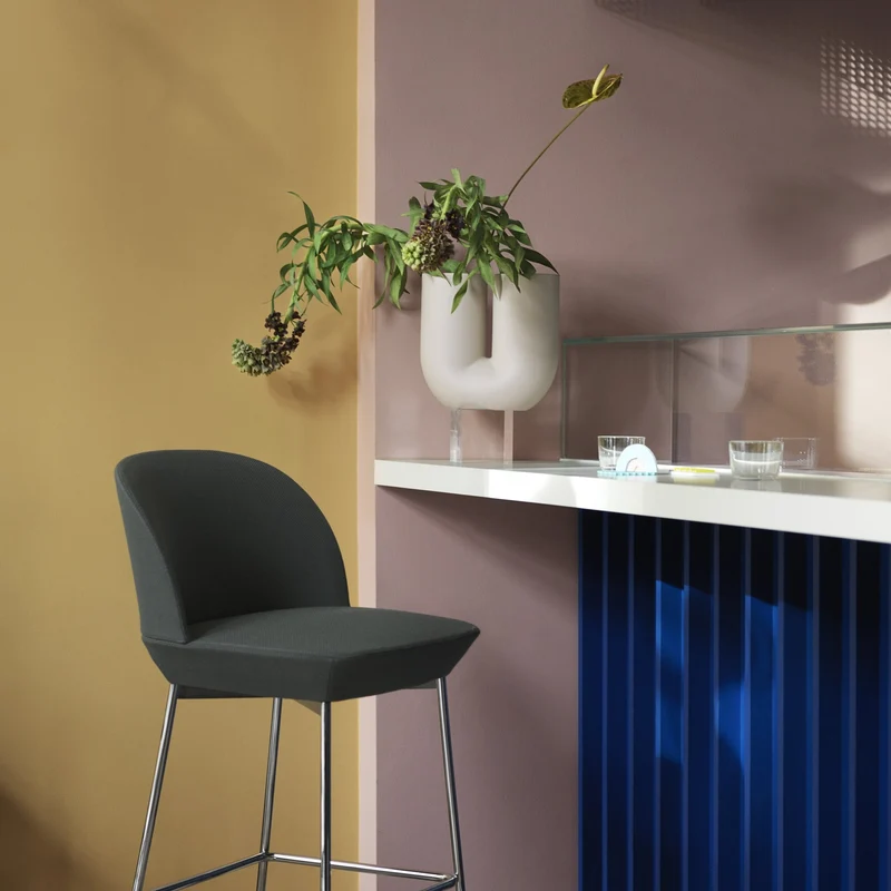Chaise de bar 75 cm gris anthracite et pieds chrome Oslo - Muuto