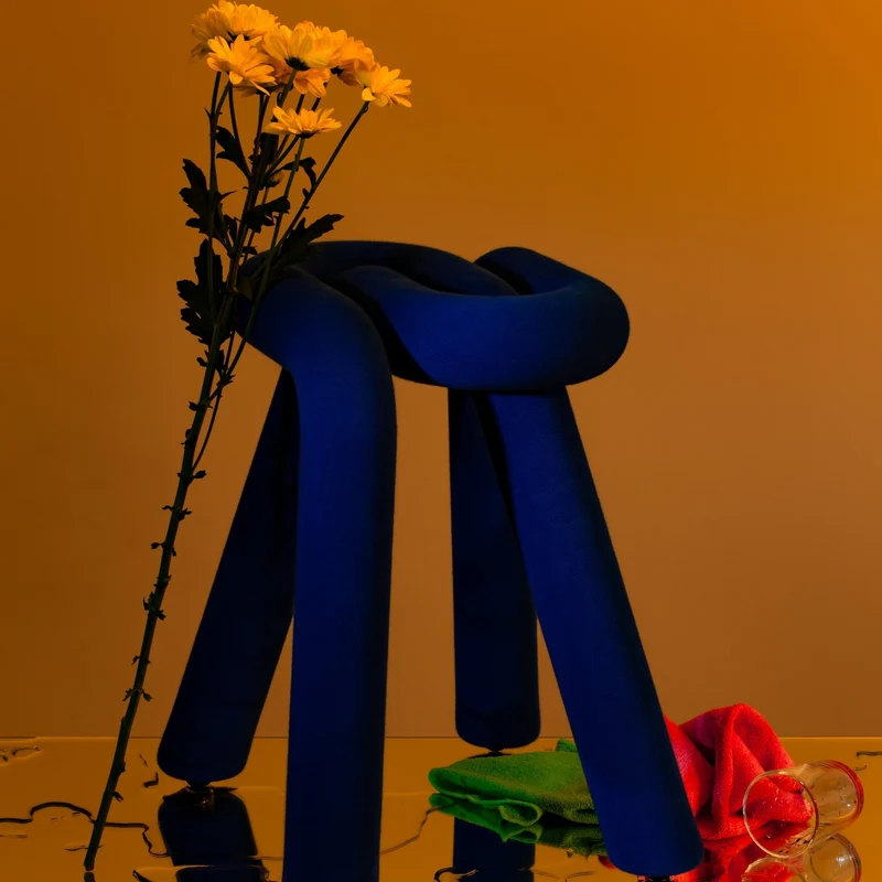Tabouret bleu Bold - Moustache