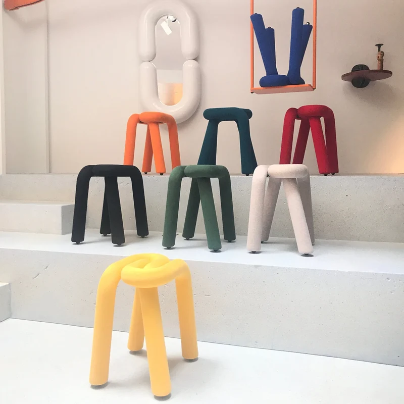 Tabouret bleu Bold - Moustache