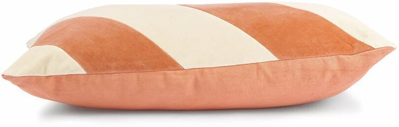 Coussin en velours rayé pêche et crème 40 x 60 cm - HKliving