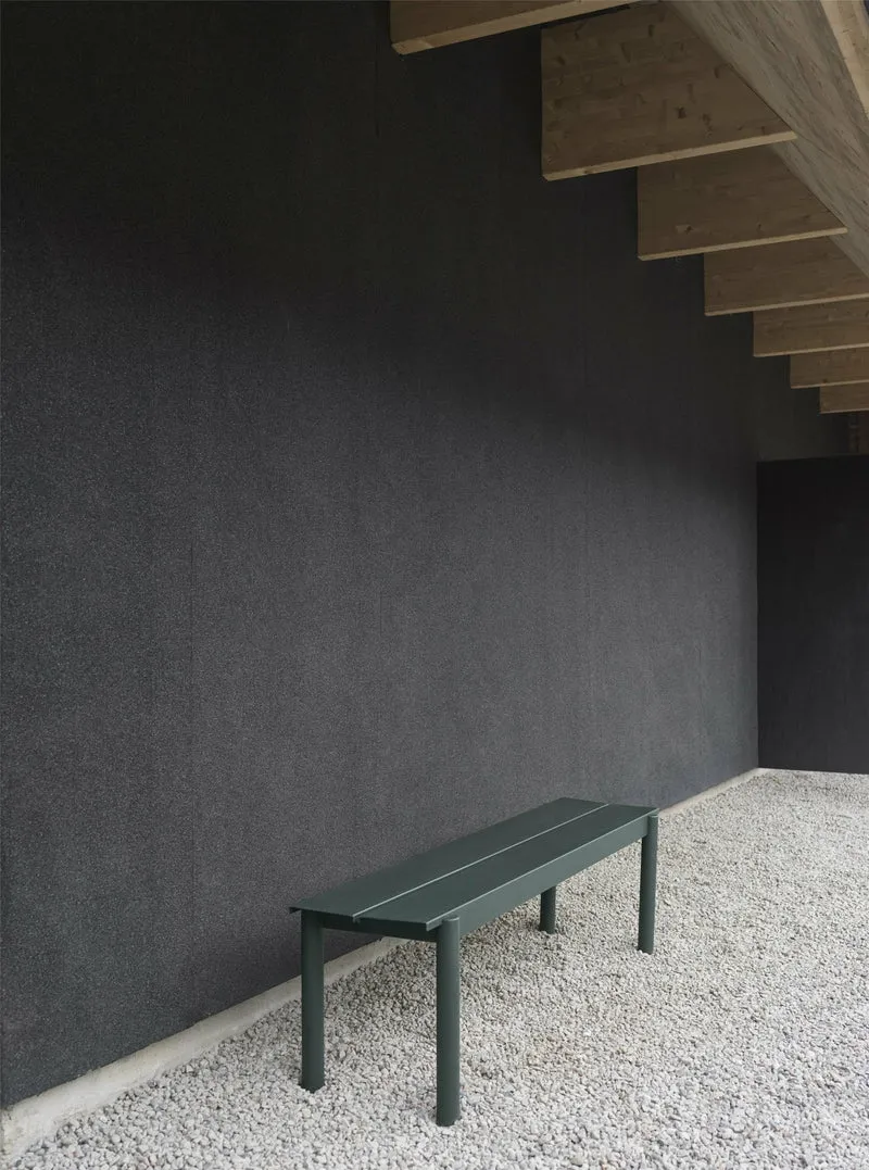 Banc d'extérieur en acier vert foncé 170 x 34 cm Linear - Muuto