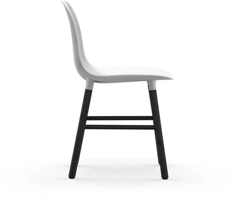 Chaise en bois noir et pp blanc Form - Normann Copenhagen