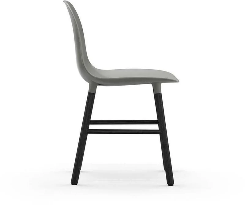 Chaise en bois noir et pp gris Form - Normann Copenhagen