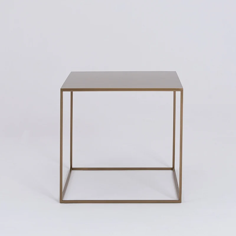 Table d'appoint carré gold en métal Tensio - Custom Form