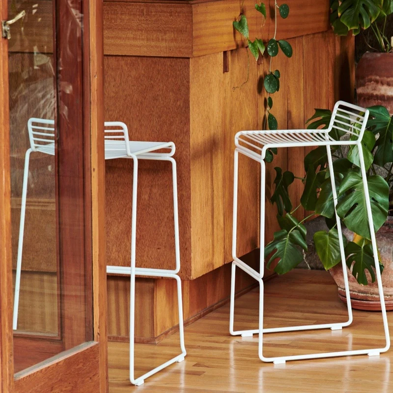 Chaise de bar en métal blanc 65 cm Hee - HAY