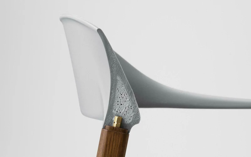Chaise avec accoudoirs en chêne teinté et polypropylene gris Herit Grey - Normann Copenhagen