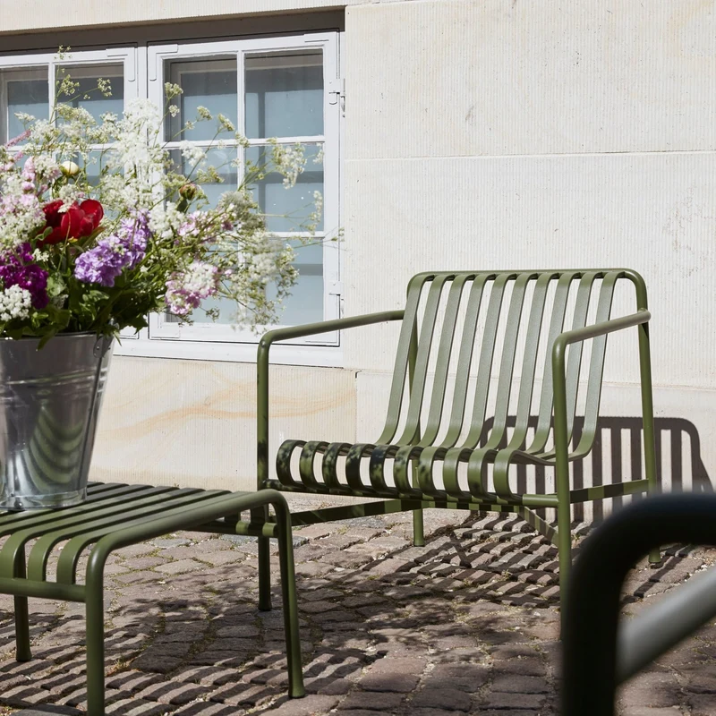 Fauteuil de jardin lounge en métal olive Palissade - HAY