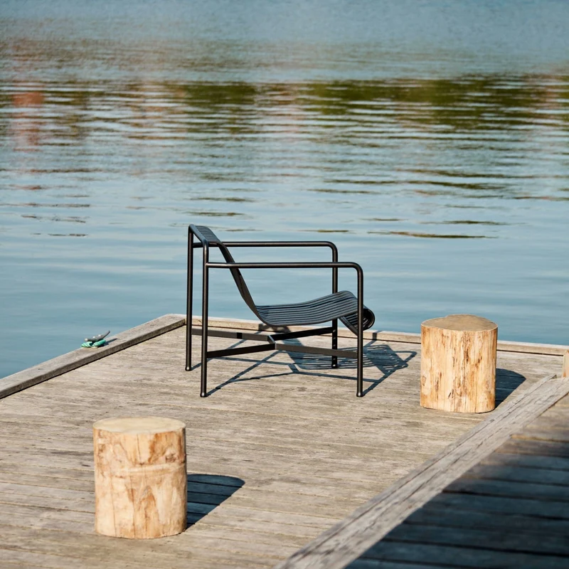 Fauteuil de jardin lounge en métal anthracite Palissade - HAY