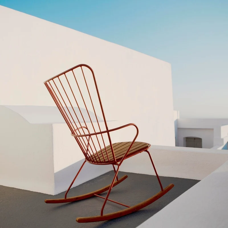 Chaise berçante en métal noir PAON - Houe