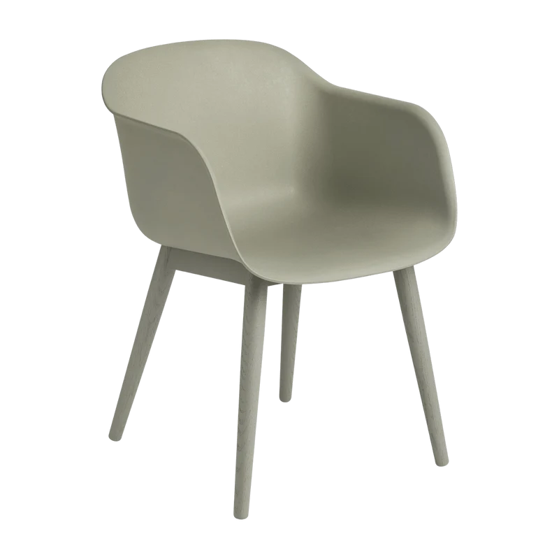 Chaise verte piétement en bois chêne Fiber - Muuto