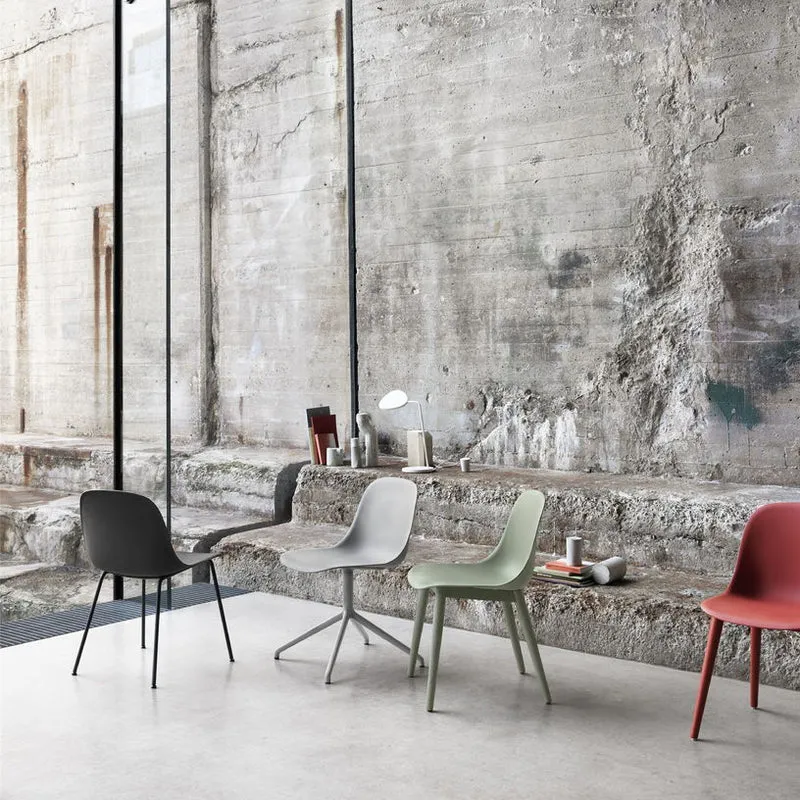Chaise noire piétement traîneau Fiber - Muuto