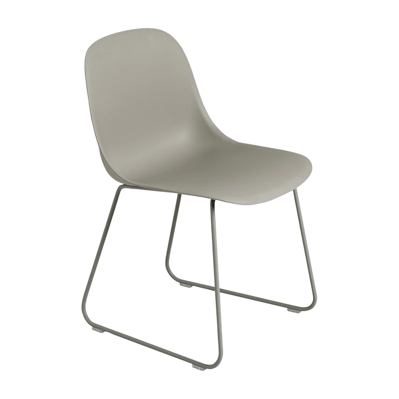 Chaise grise piétement traîneau Fiber - Muuto