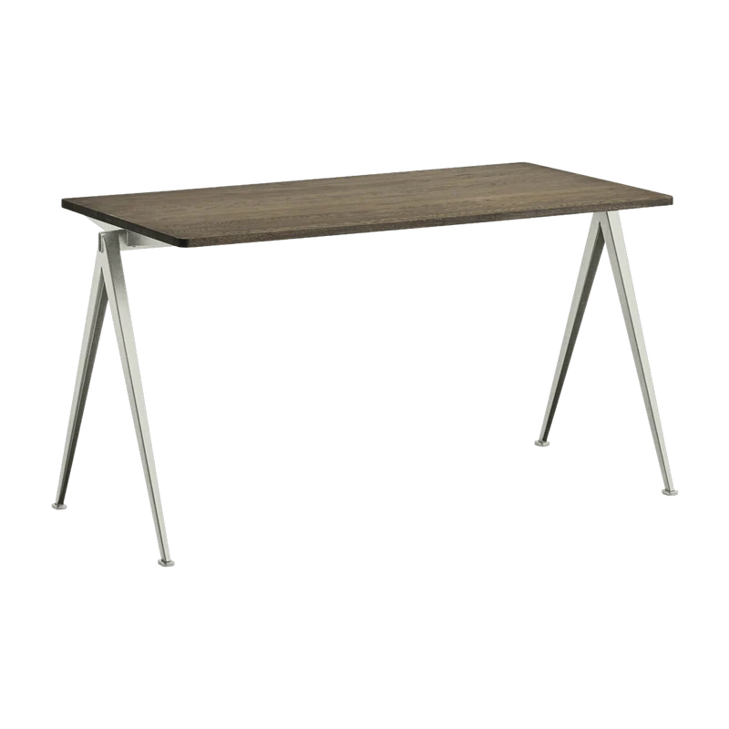 Table 140 cm en chêne massif fumé et acier beige Pyramid 01 - HAY