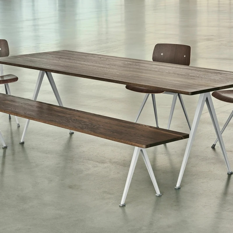 Table 140 cm en chêne massif fumé et acier beige Pyramid 01 - HAY