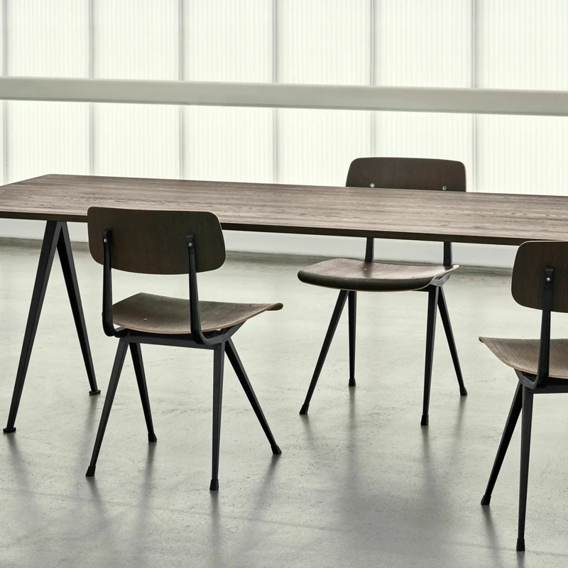 Table 190 cm en chêne massif fumé et acier noir Pyramid 02 - HAY