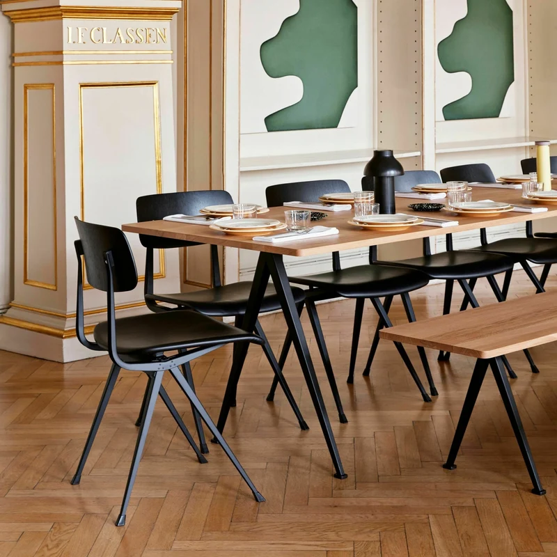 Table 250 cm en chêne massif fumé et acier noir Pyramide 02 - HAY
