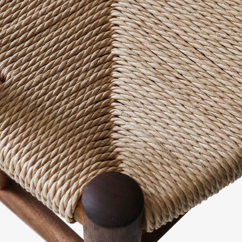 Chaise avec accoudoirs en bois marron HM4 Drawn - &tradition