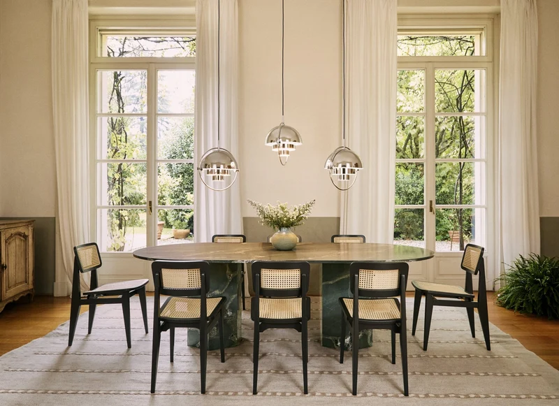 Chaise en cannage et bois de chêne noir C-Chair - Gubi