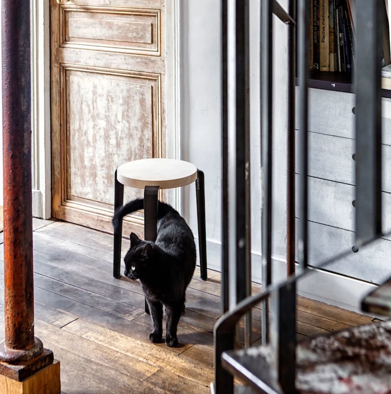 Tabouret en hêtre noir graphite Lou - TIPTOE