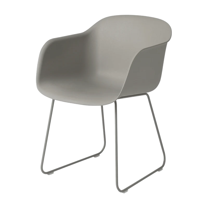 Fauteuil gris piétement traîneau Fiber - Muuto