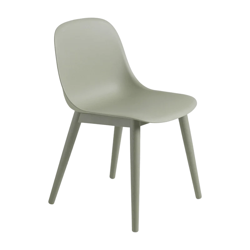 Chaise verte piétement en chêne Fiber - Muuto