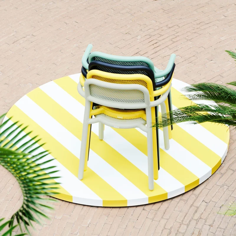 4 chaises beiges avec accoudoirs Toni - Fatboy