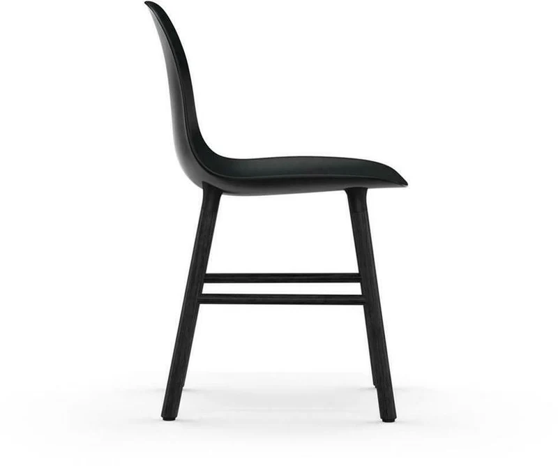 Chaise en bois noir et pp noir Form - Normann Copenhagen