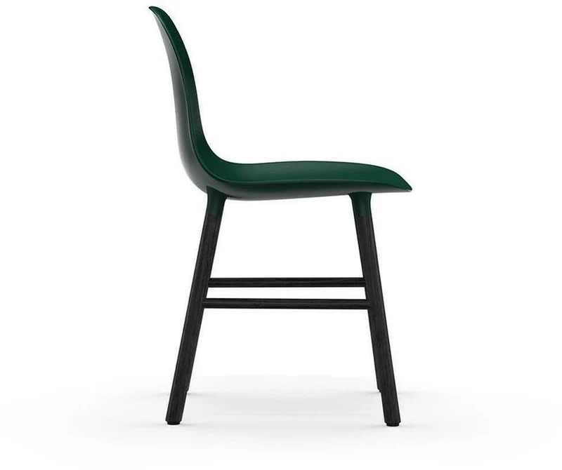 Chaise en bois noir et pp vert Form - Normann Copenhagen