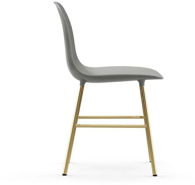 Chaise en laiton et pp gris Form - Normann Copenhagen