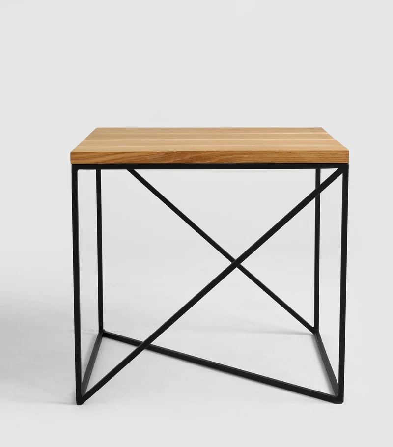 Table d'appoint carré en bois et piètement noir Memo Wood - Custom Form