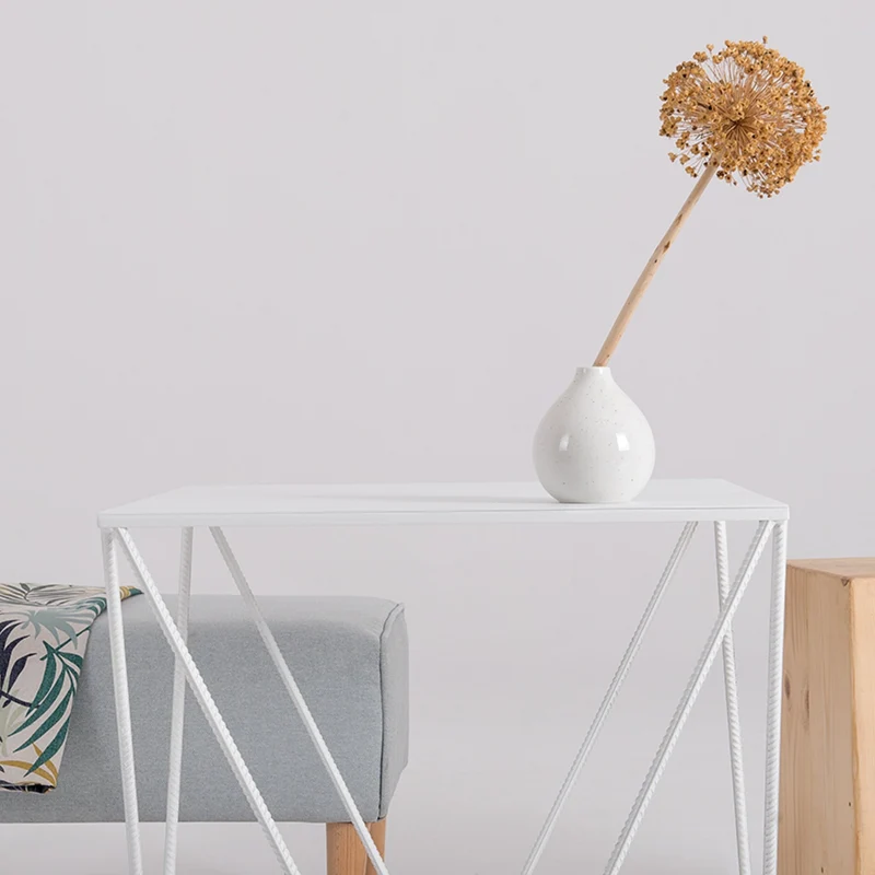 Table d'appoint carré en métal blanc Daryl - Custom Form
