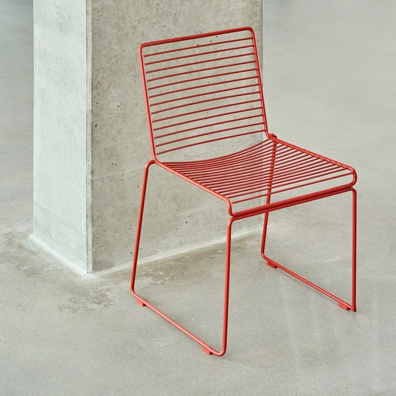 Chaise en métal rouge Hee - HAY