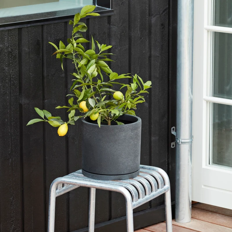 Tabouret en métal olive Palissade - HAY