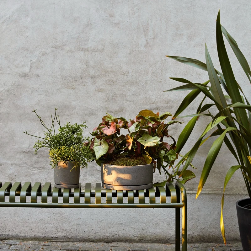 Banc de jardin en métal anthracite Palissade - HAY