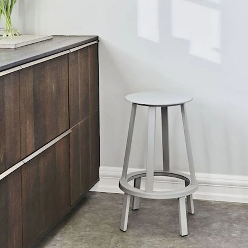 Tabouret de bar 65 cm en aluminium noir Revolver - HAY