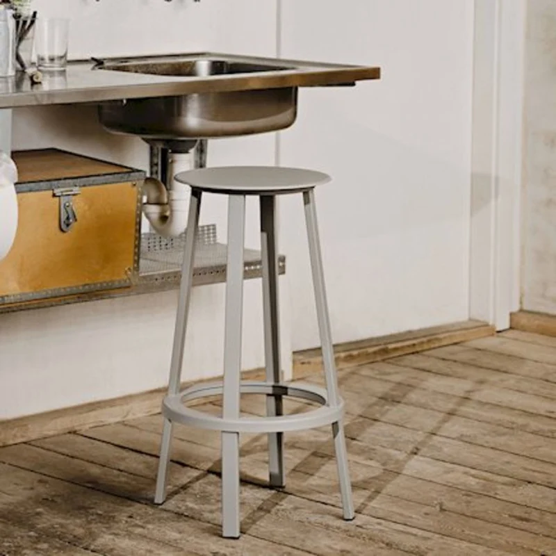 Tabouret de bar 65 cm en aluminium noir Revolver - HAY