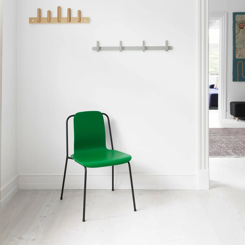 Chaise verte structure noire Studio vert - Normann Copenhagen