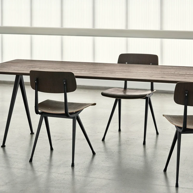 Table 300 cm en chêne massif solide fumé et acier noir Pyramid 02 - HAY