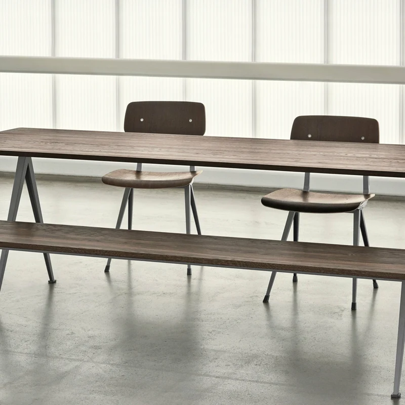 Table 300 cm en chêne massif solide fumé et acier noir Pyramid 02 - HAY